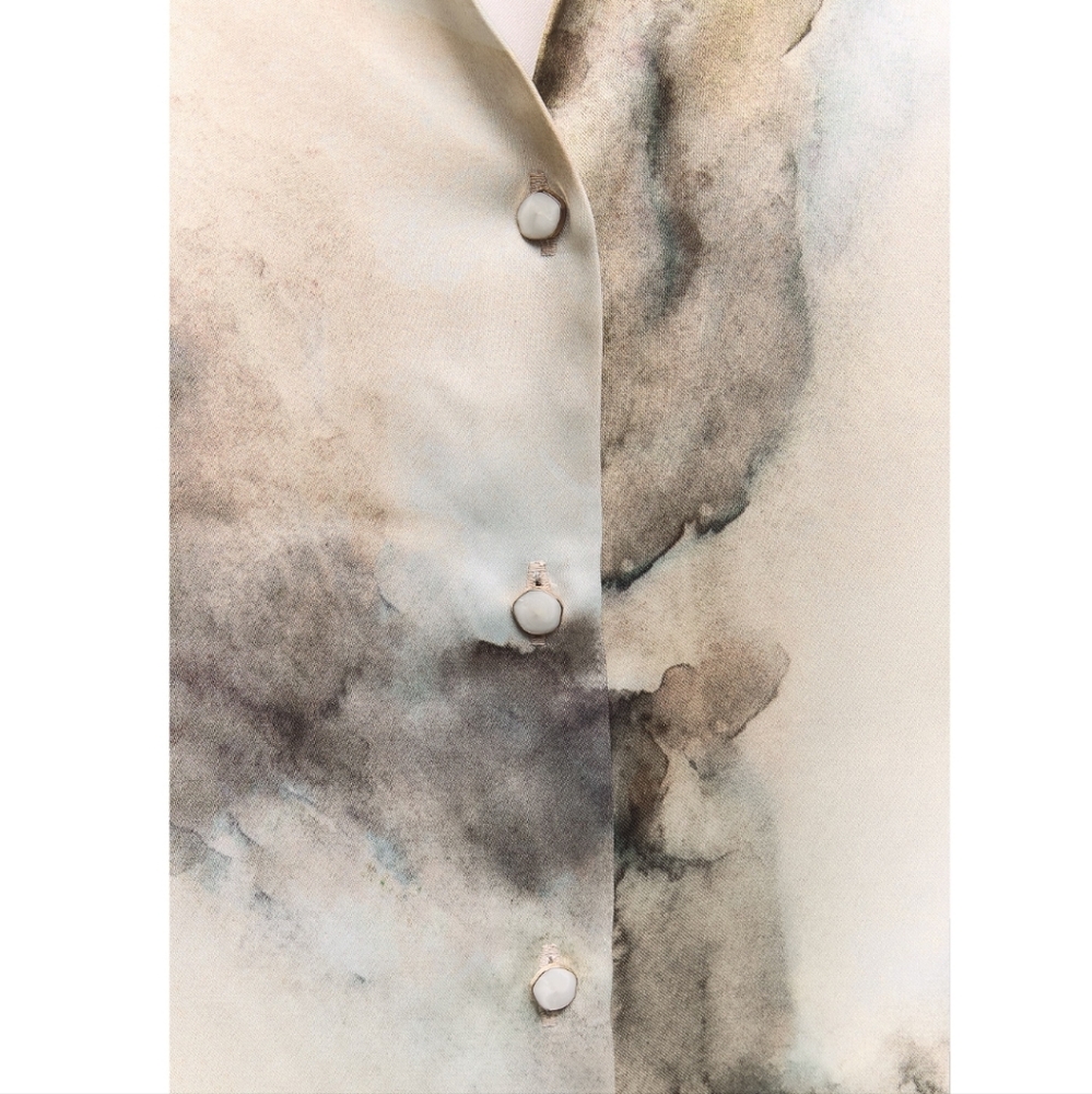 ❌️SOLD❌️SATIN EFFECT TIE-DYE SHIRT SIZE S - Picture 6 of 9